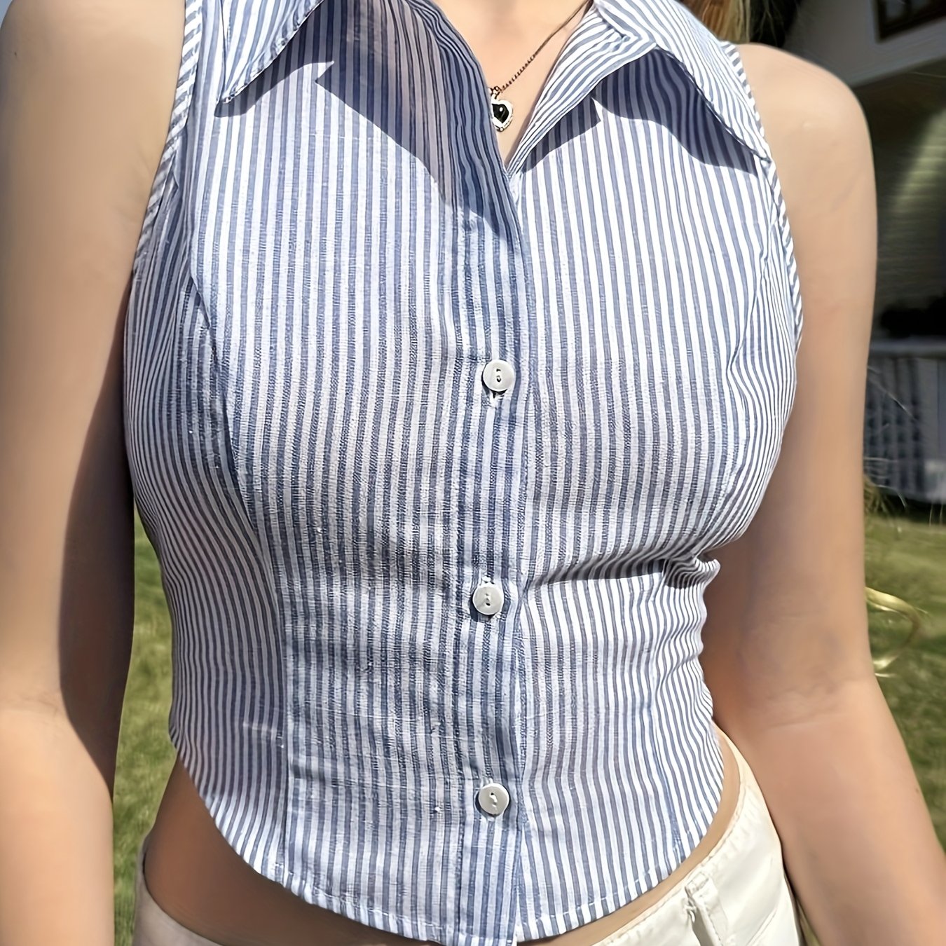 Top de mujer sin mangas a rayas estilo corsé, chic y moderno para ocasiones casuales o formales