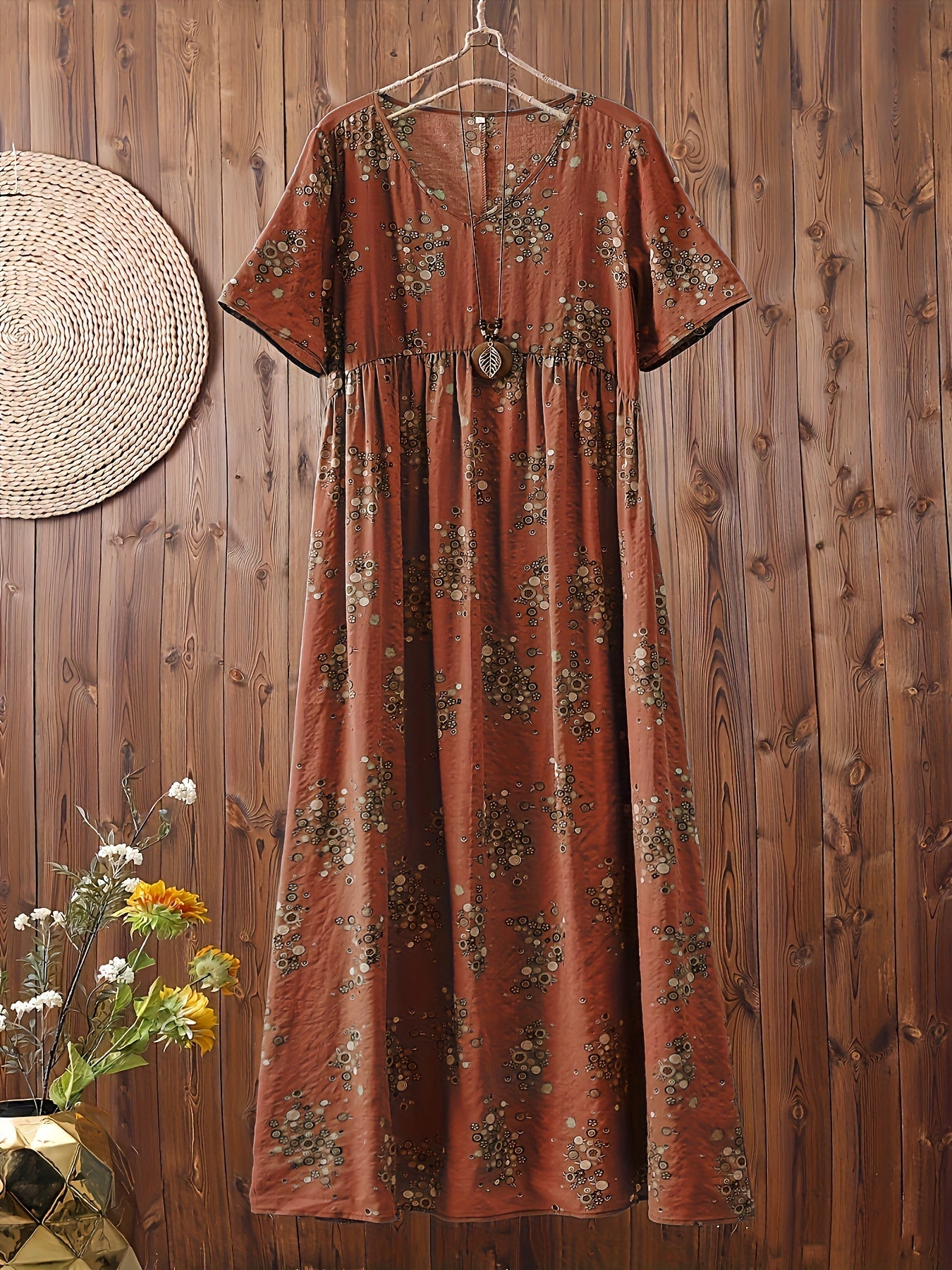 Abito lungo casual donna stile bohemien con stampa floreale e scollo a V, ideale per l'estate