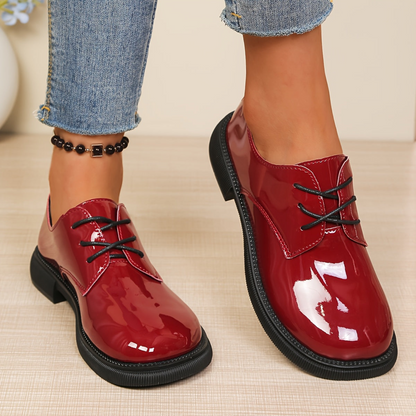 Chaussures Richelieu Plates Laquées Femme à Lacets et Semelle Crantée