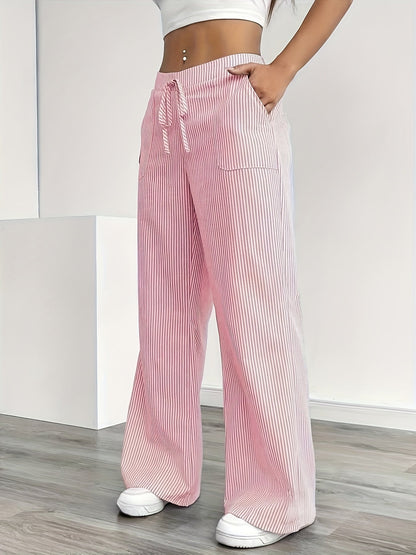 Weite gestreifte Damenhose im lässigen Stil, ideal für Wochenenden und Sommer  