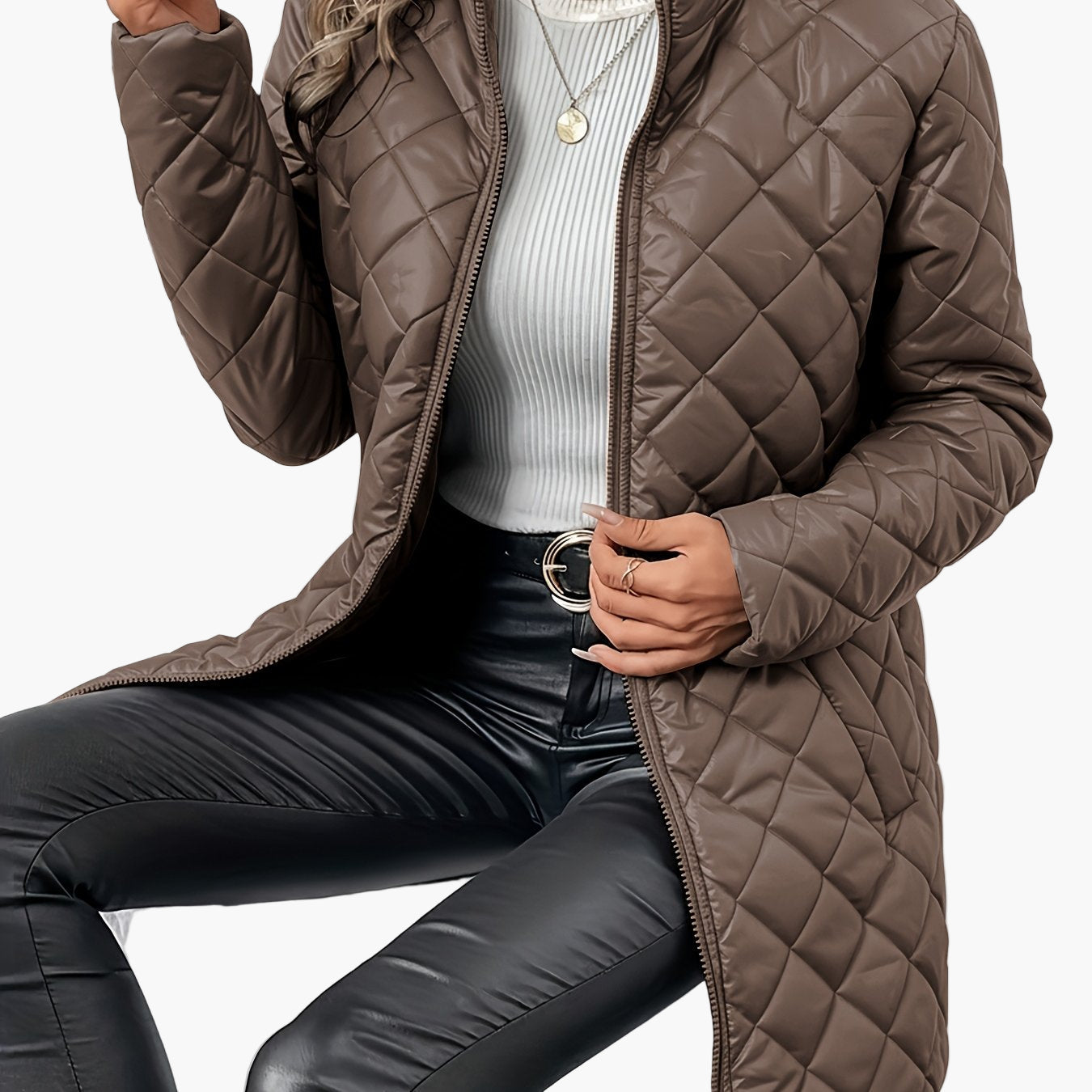 Lang quiltet kåpe for dame i urban chic stil til vinteren