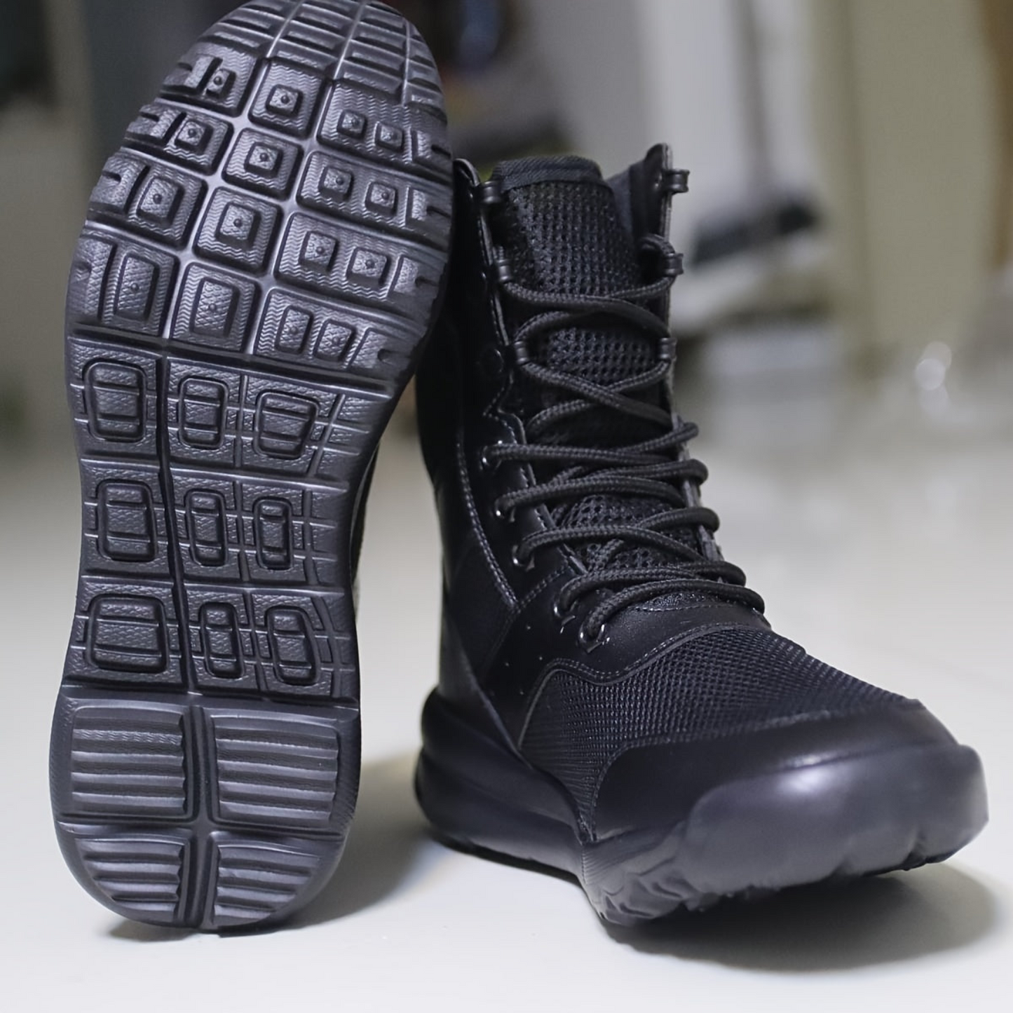 Bottes de combat montantes noires pour hommes Chaussures tactiques respirantes à lacets