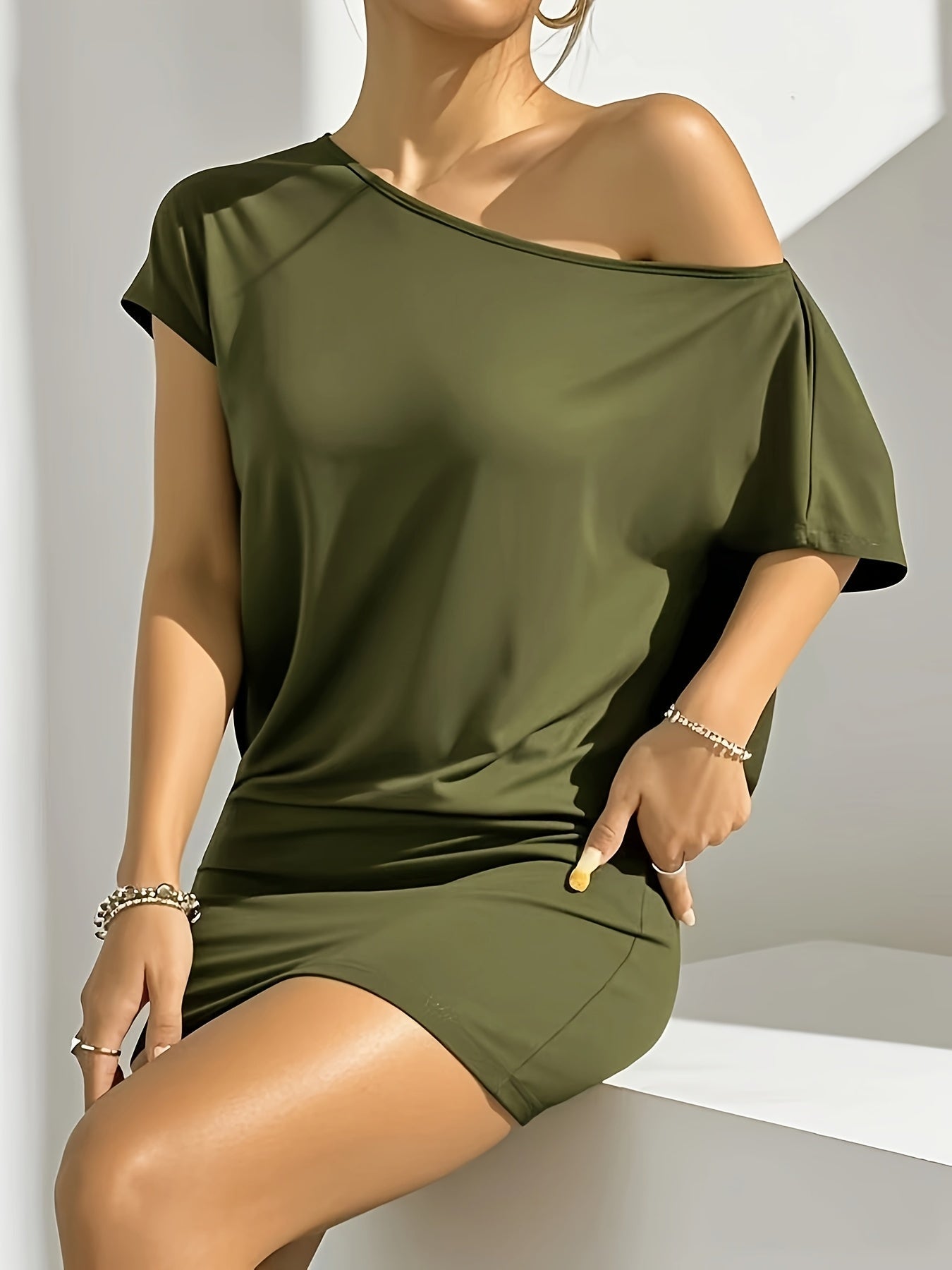 Robe mini décontractée chic à épaule dénudée pour femme - Style moderne et polyvalent