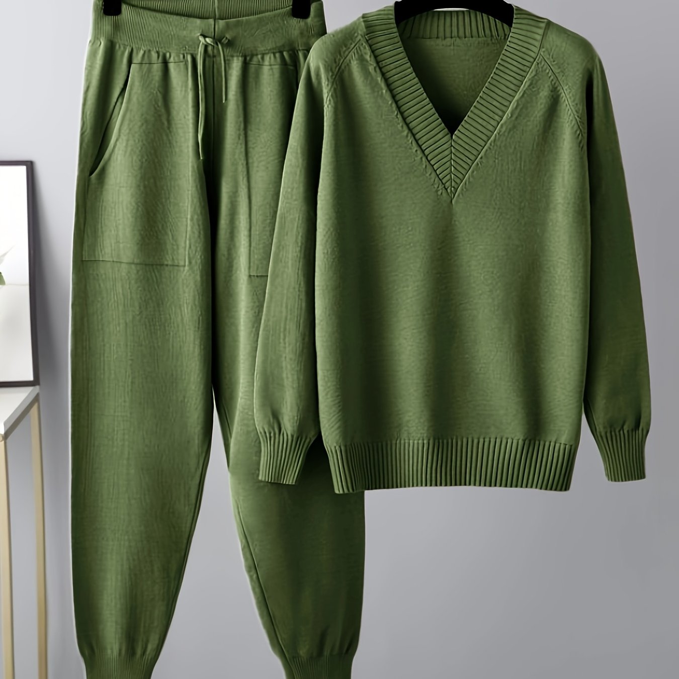 Ensemble pull col V et pantalon jogger, tricot doux, beige clair
