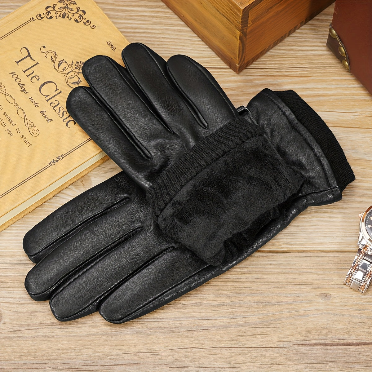Gants noirs à manchette côtelée et sangle ajustable