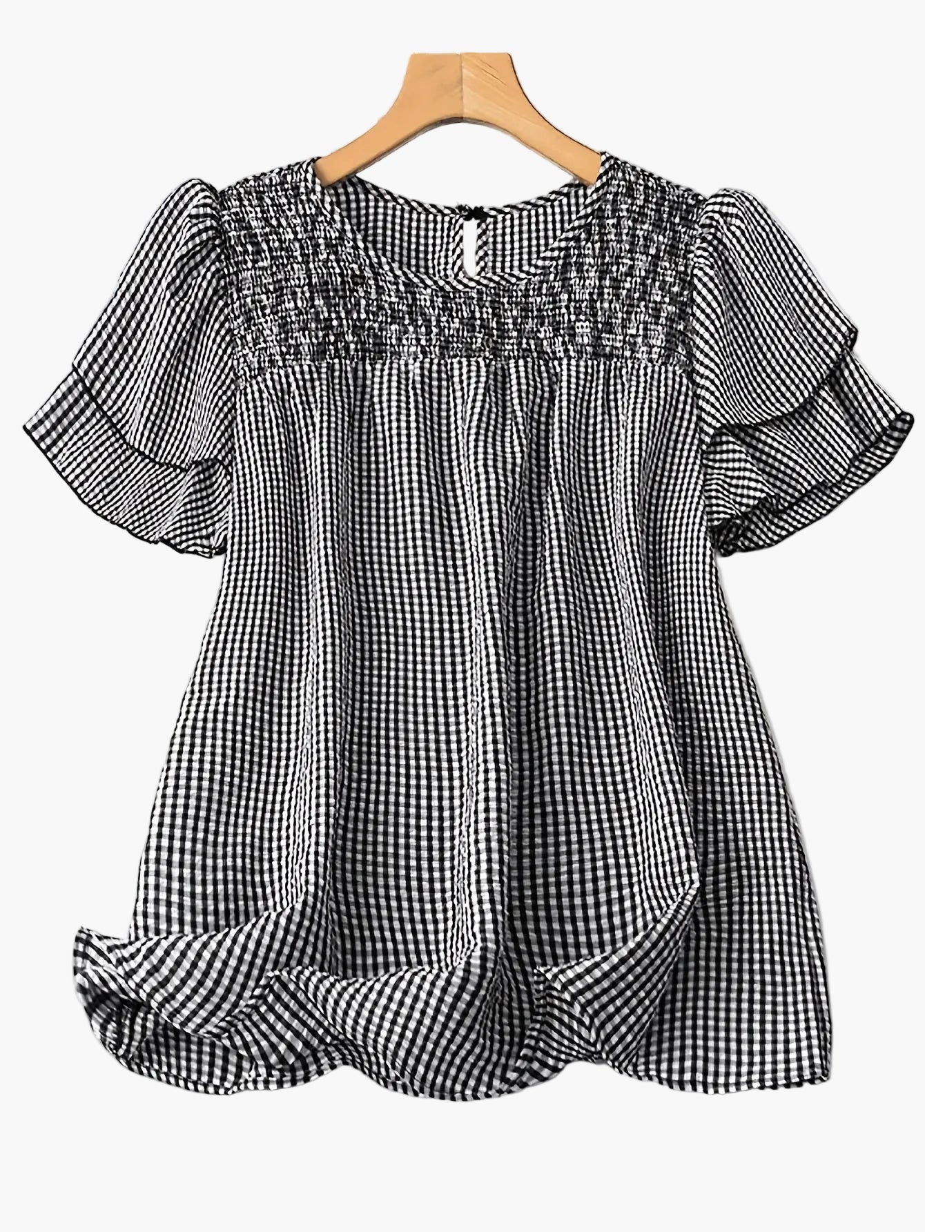 Rutig blus i avslappnad stil för kvinnor, perfekt för vår och sommar