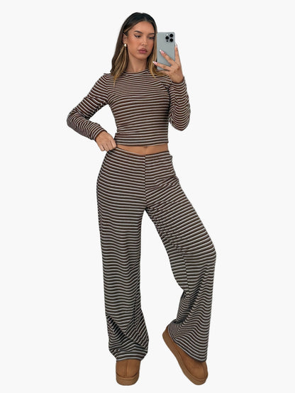 Conjunto casual de mujer a rayas, mangas largas, ideal para el descanso o el día a día