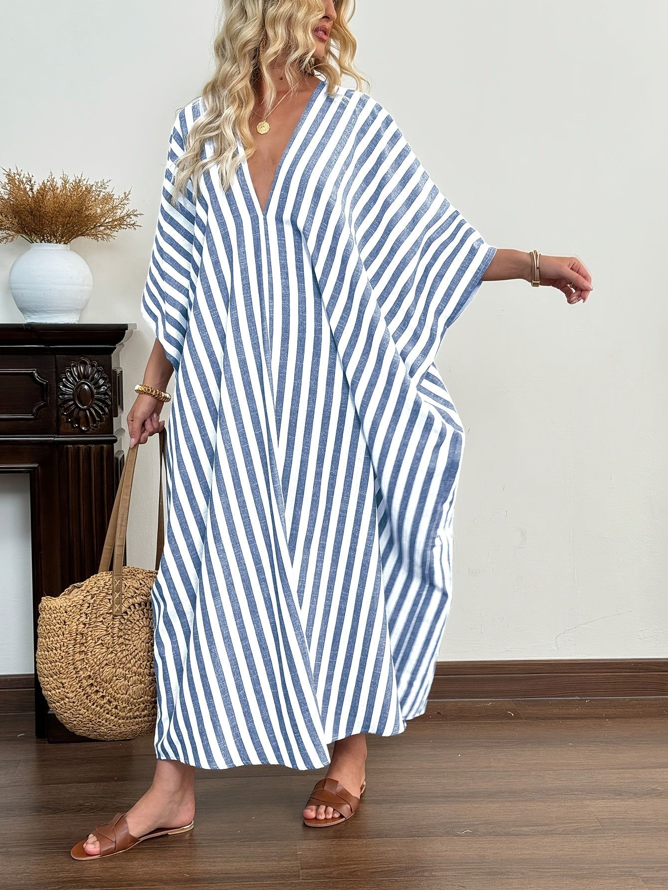Langes Kaftankleid für Damen im eleganten Resort-Stil mit Streifen für Urlaub und Strand