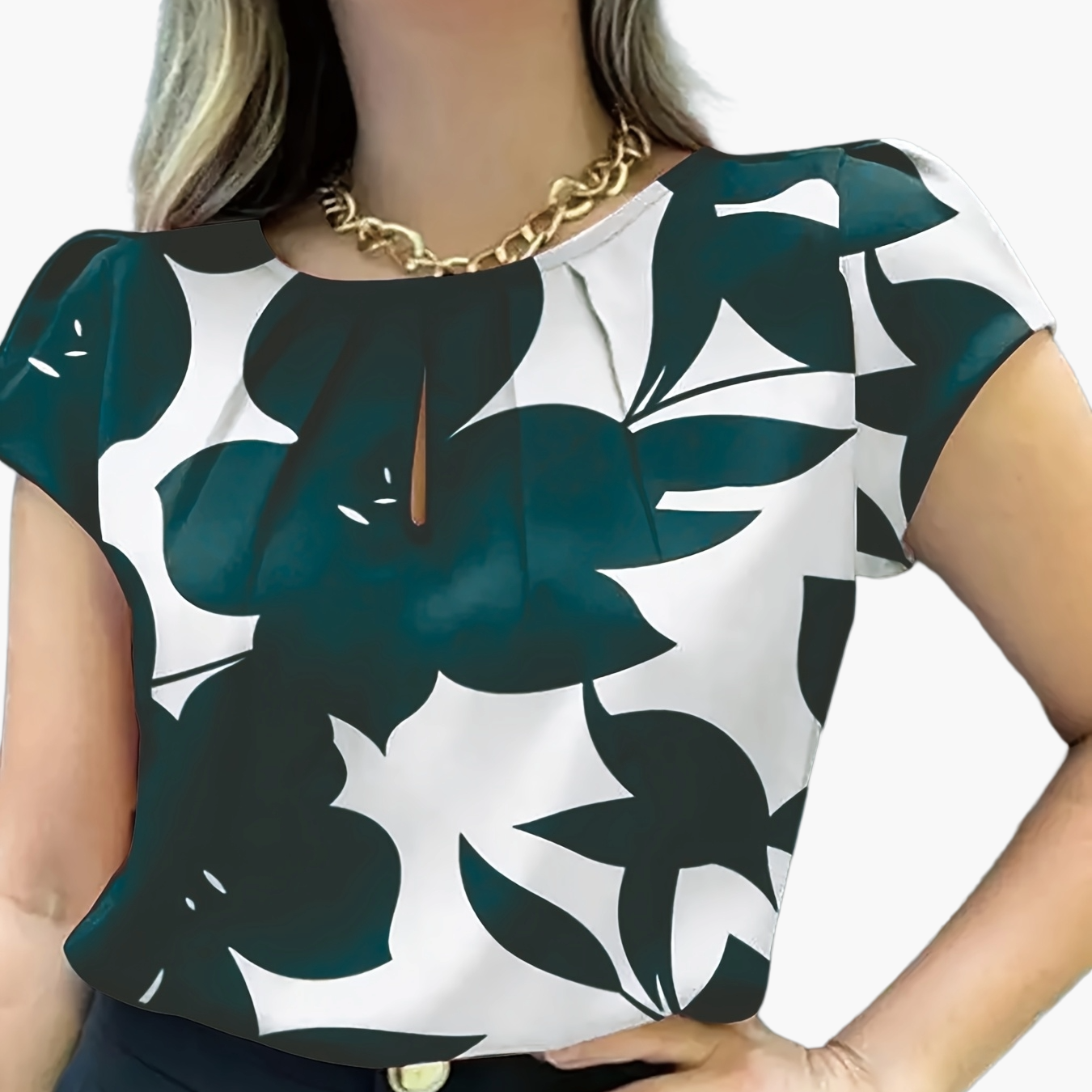 Elegant blus för kvinnor med abstrakt mönster, korta ärmar, chic stil för kontoret och utflykter