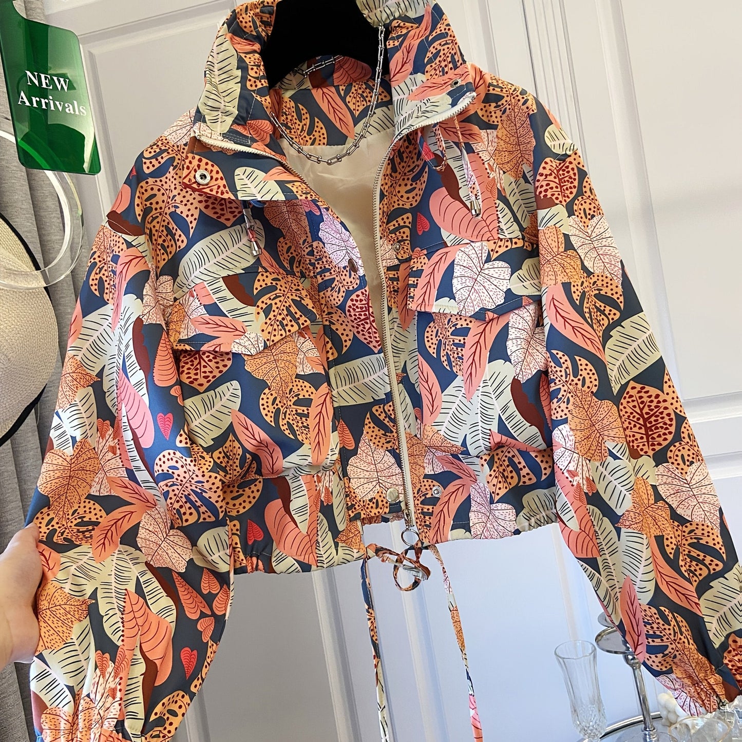 Veste courte à motif floral et abstrait pour femme avec col montant et cordon de serrage