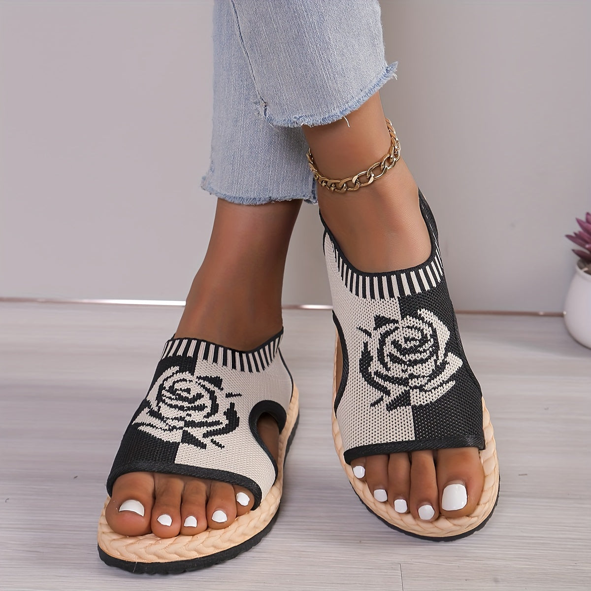 Sandales décontractées femme à motif floral pour été, style bohème chic, confort quotidien
