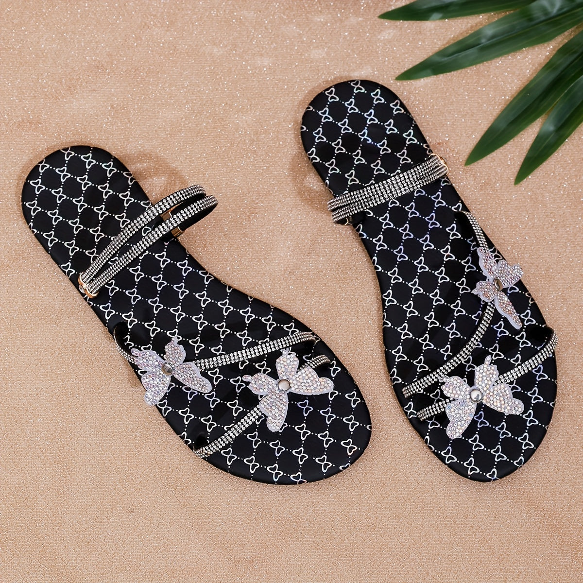 Flade damesandaler med sommerfuglestil, elegante til sommer og særlige lejligheder