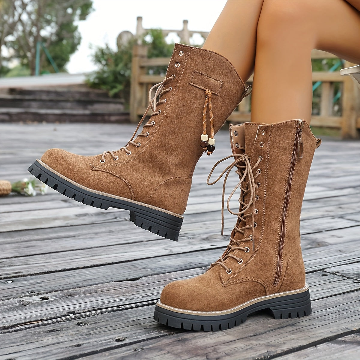 Bottes hautes camel lacées avec fermeture éclair latérale et semelle crantée pour femme