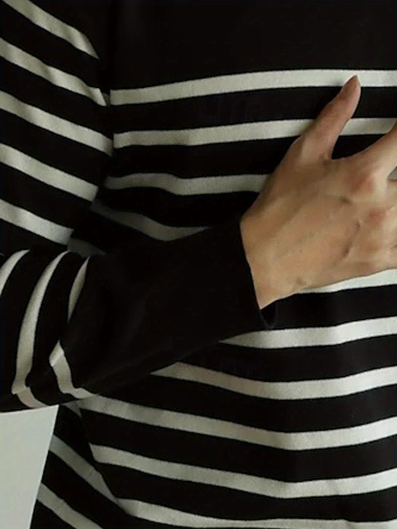 Pull Homme Col Rond Rayé Noir et Blanc Manches Longues