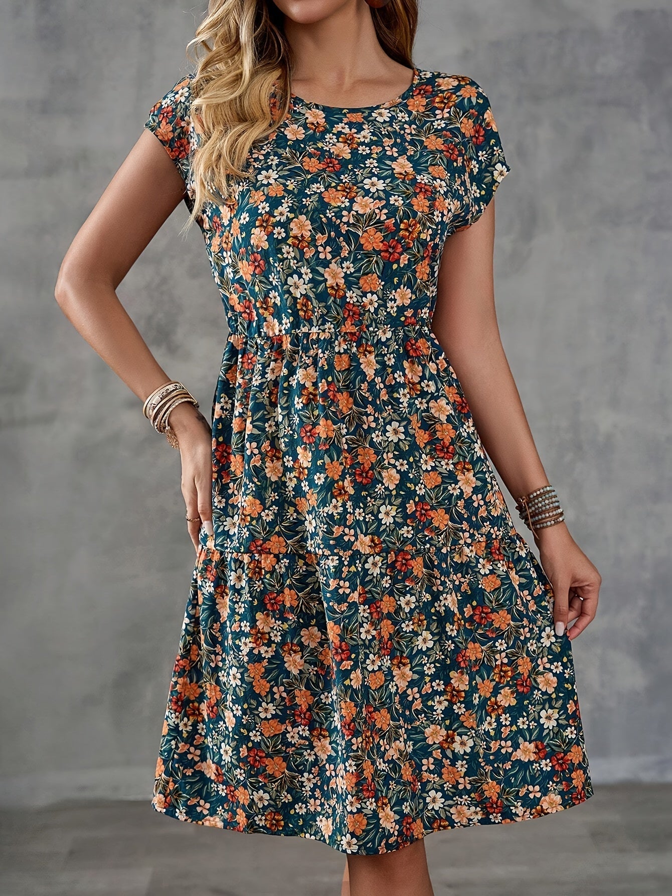 Abito floreale casual da donna stile vacanze con maniche corte
