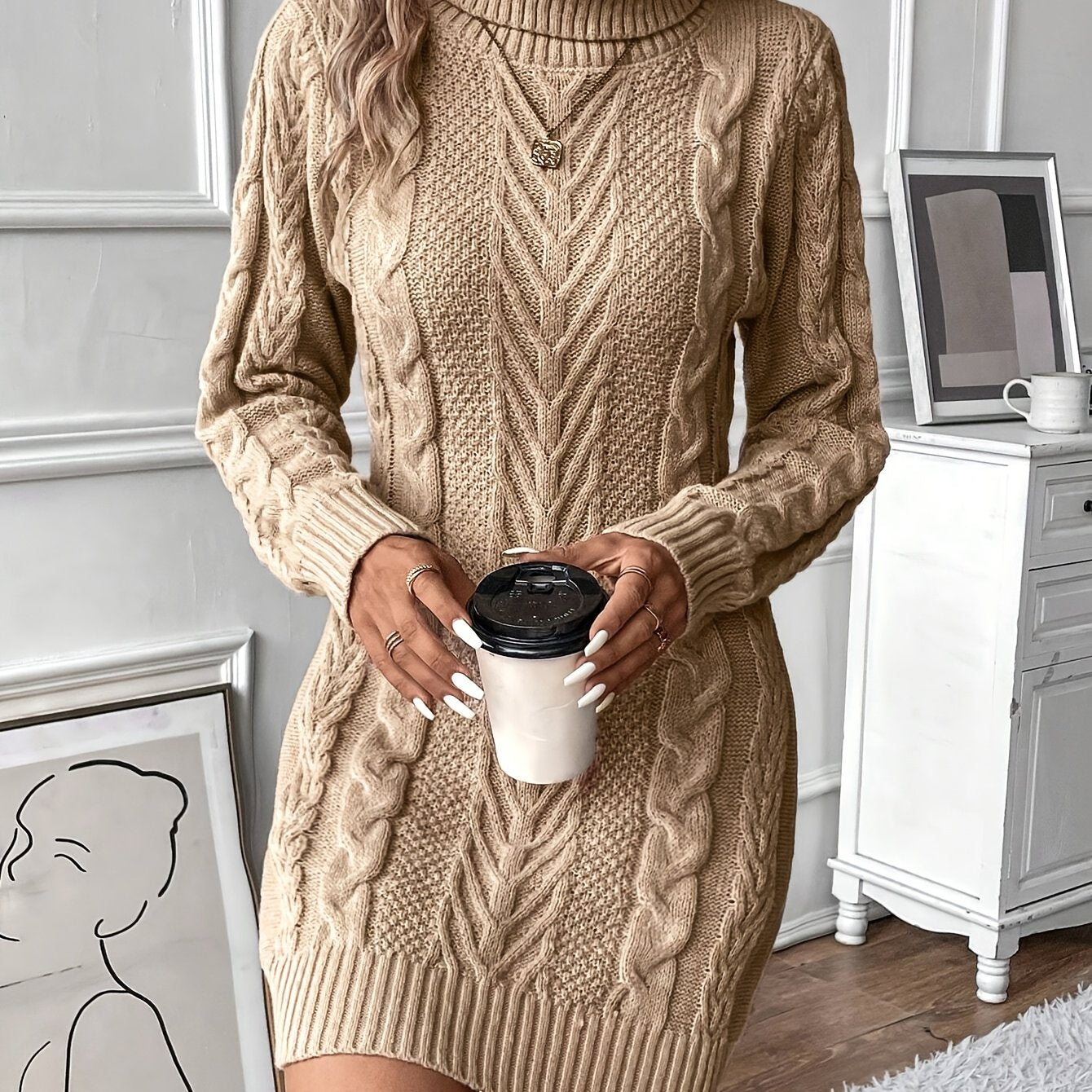 Robe pull côtelée à col roulé et motifs torsadés pour femme