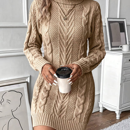 Robe pull côtelée à col roulé et motifs torsadés pour femme