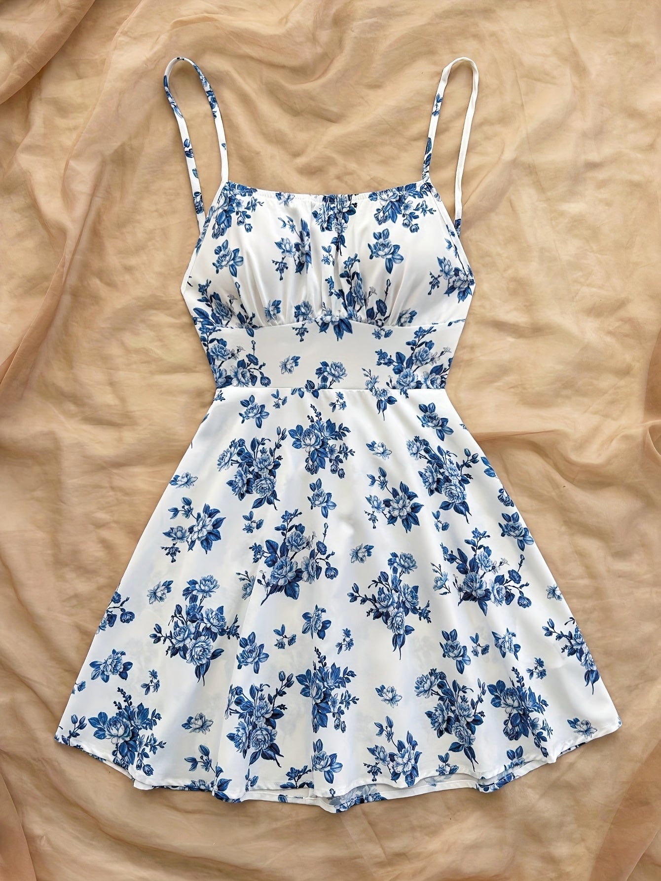 Abito estivo femminile stile elegante a fiori, taglio a trapezio, uso quotidiano o occasione speciale