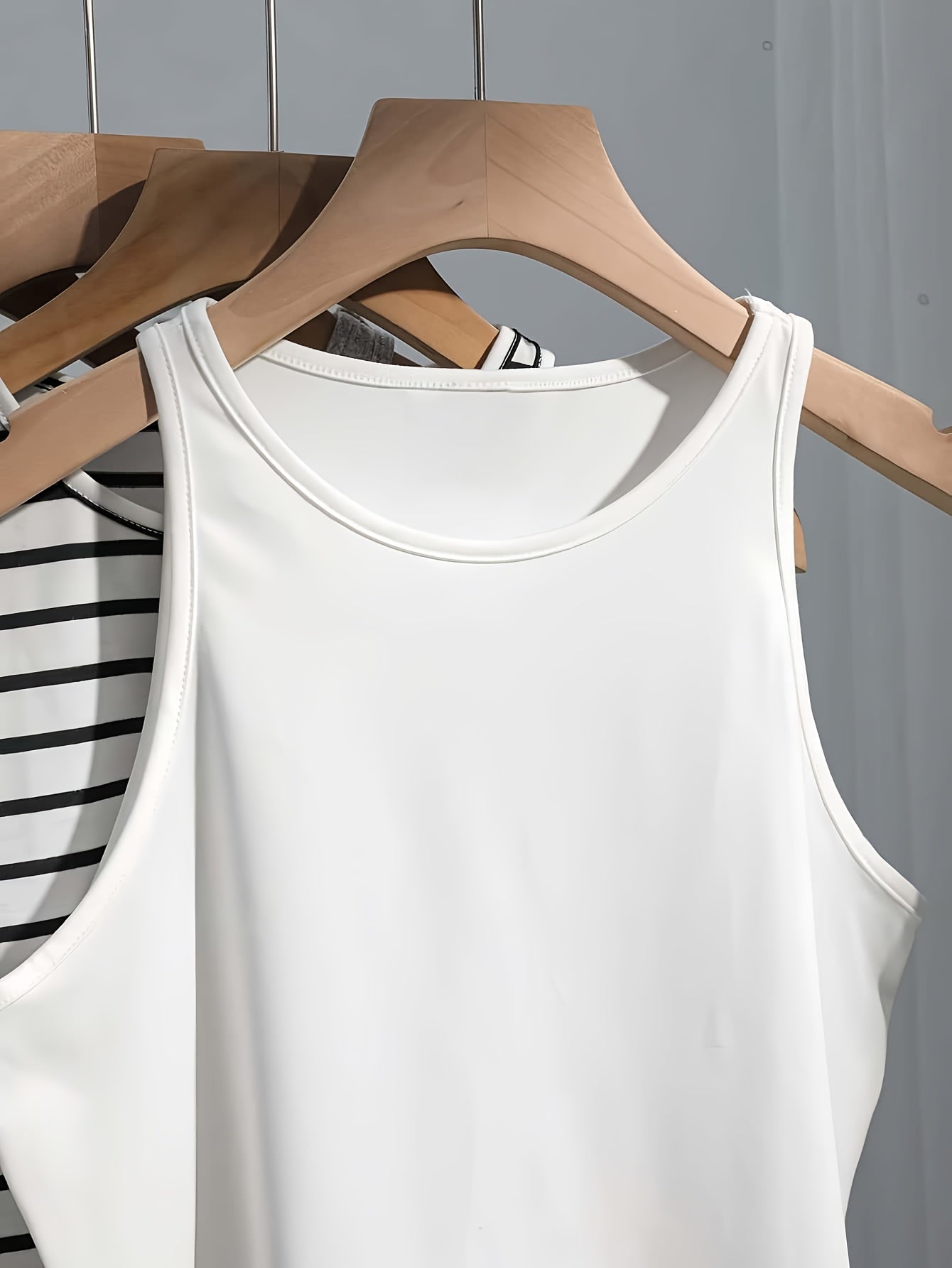 Top corto donna stile casual versatile per tutti i giorni