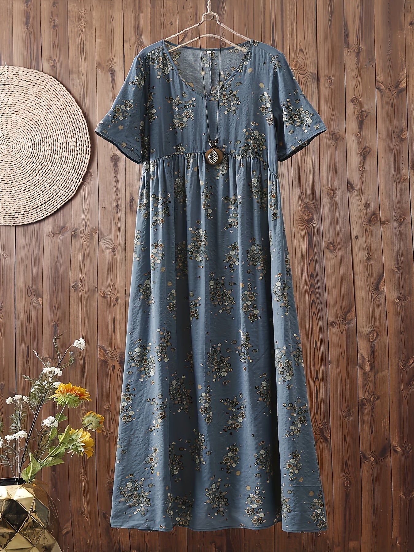 Abito lungo casual donna stile bohemien con stampa floreale e scollo a V, ideale per l'estate