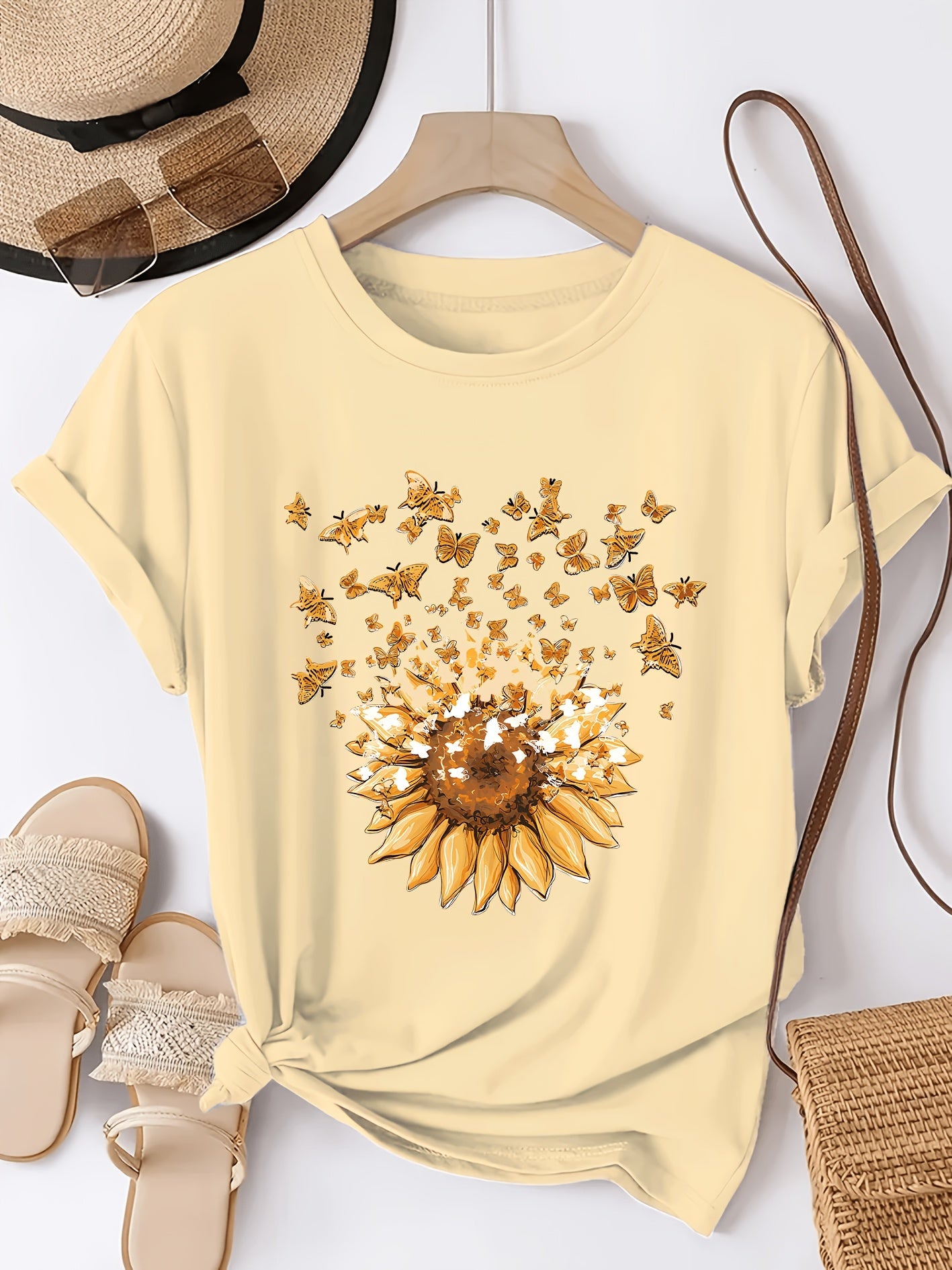 T-shirt femme style casual motif tournesol et papillons, imprimé tendance pour le printemps-été