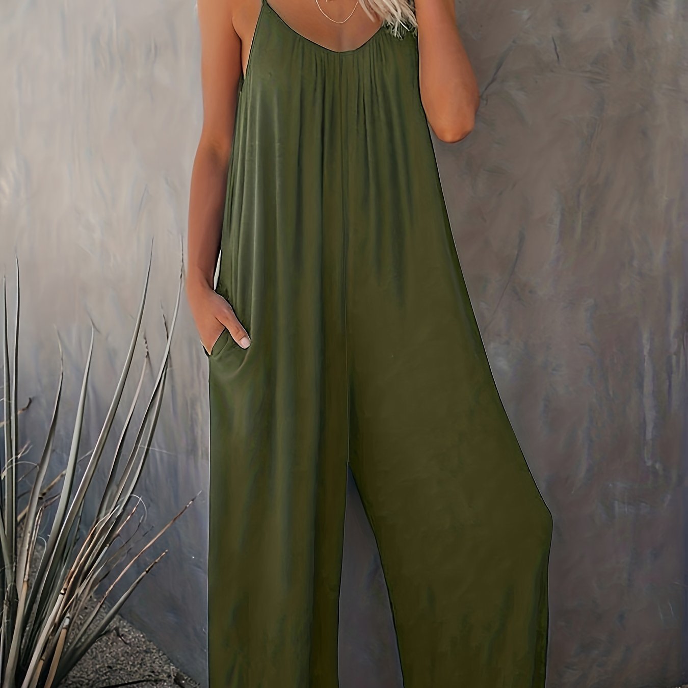Mono holgado casual para mujer estilo verano con tirantes finos y bolsillos – Look chic y cómodo para vacaciones o ciudad
