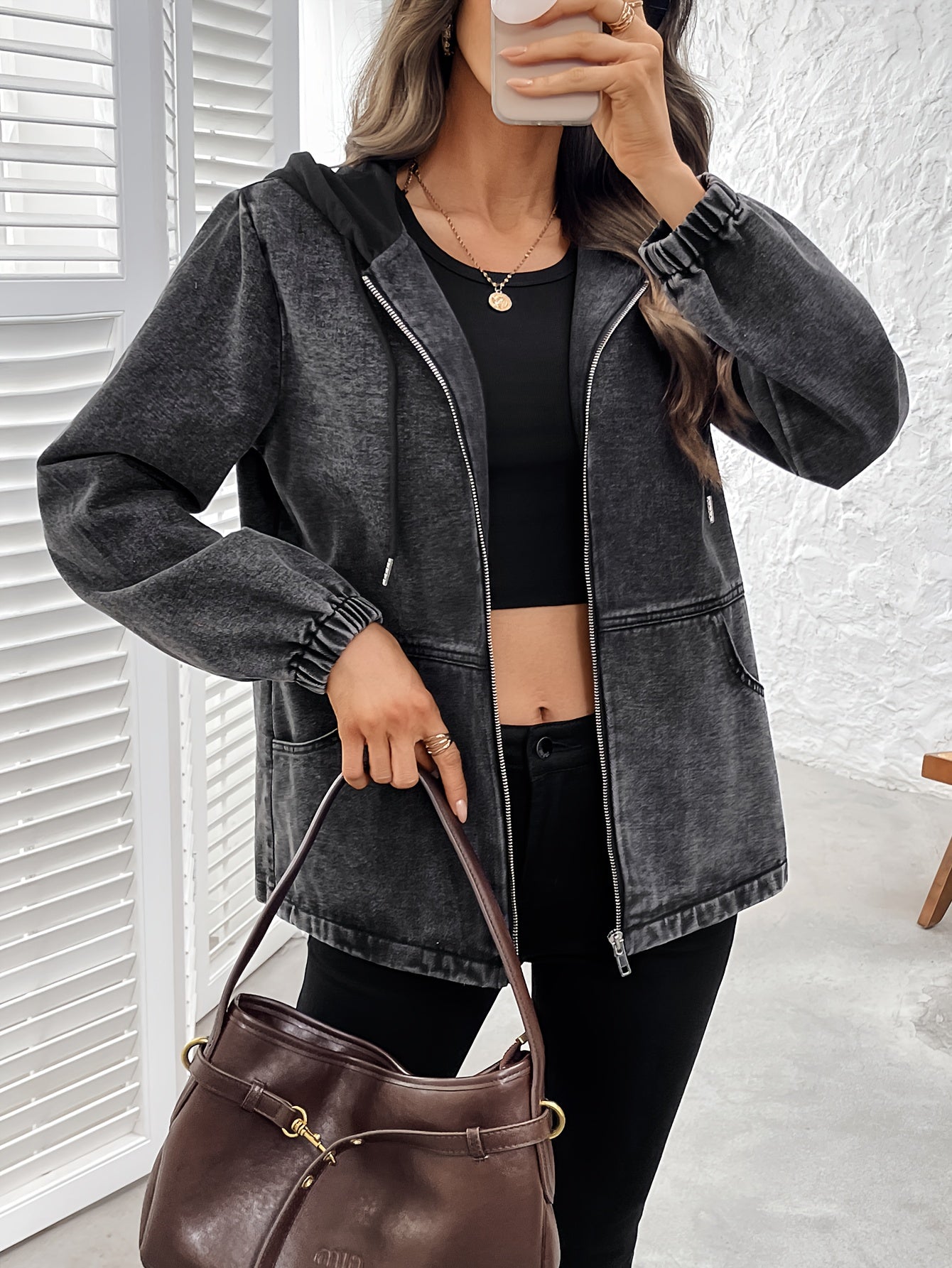 Veste à capuche femme gris délavé zippée poches à rabat