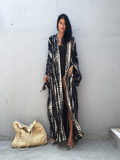 Langer Damen-Strandkimono im boho-chicen Stil für Urlaub und Pool