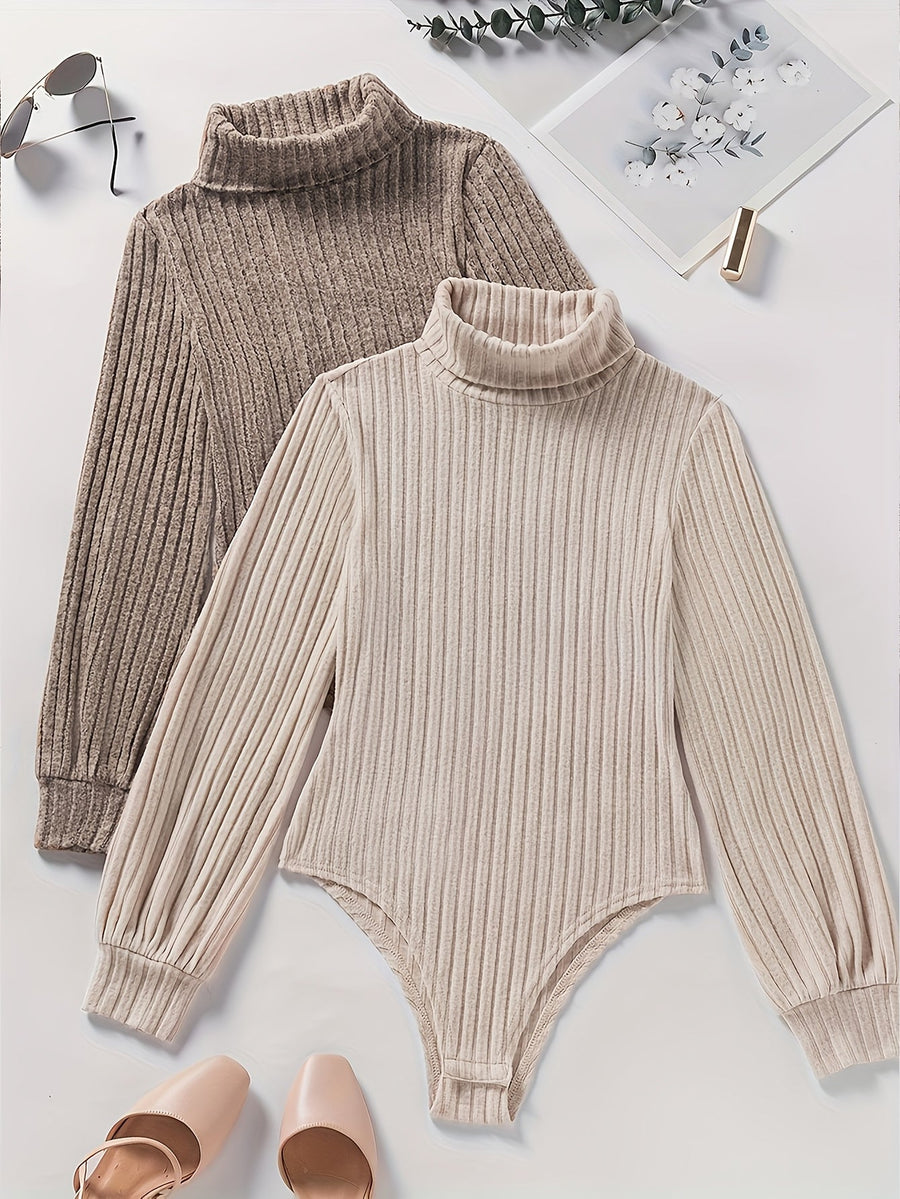 Body de mujer beige, de cuello alto, acanalado y de manga larga