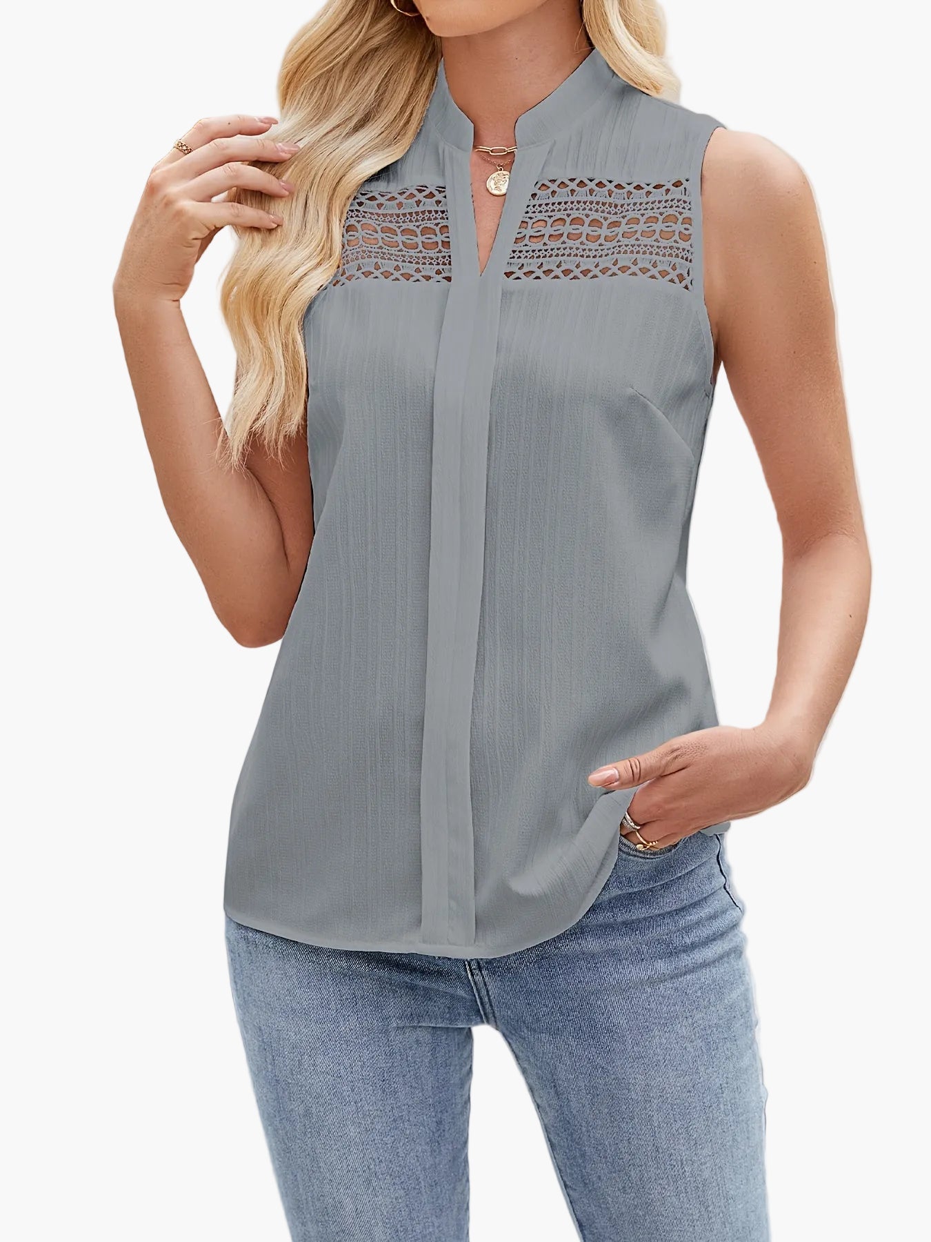 Women's sleeveless blouse with elegant style and lace details – Chic top for casual or dressy occasions