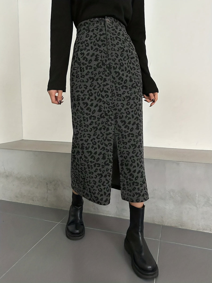 Women's mid-length ribbed leopard-print skirt with a front slit