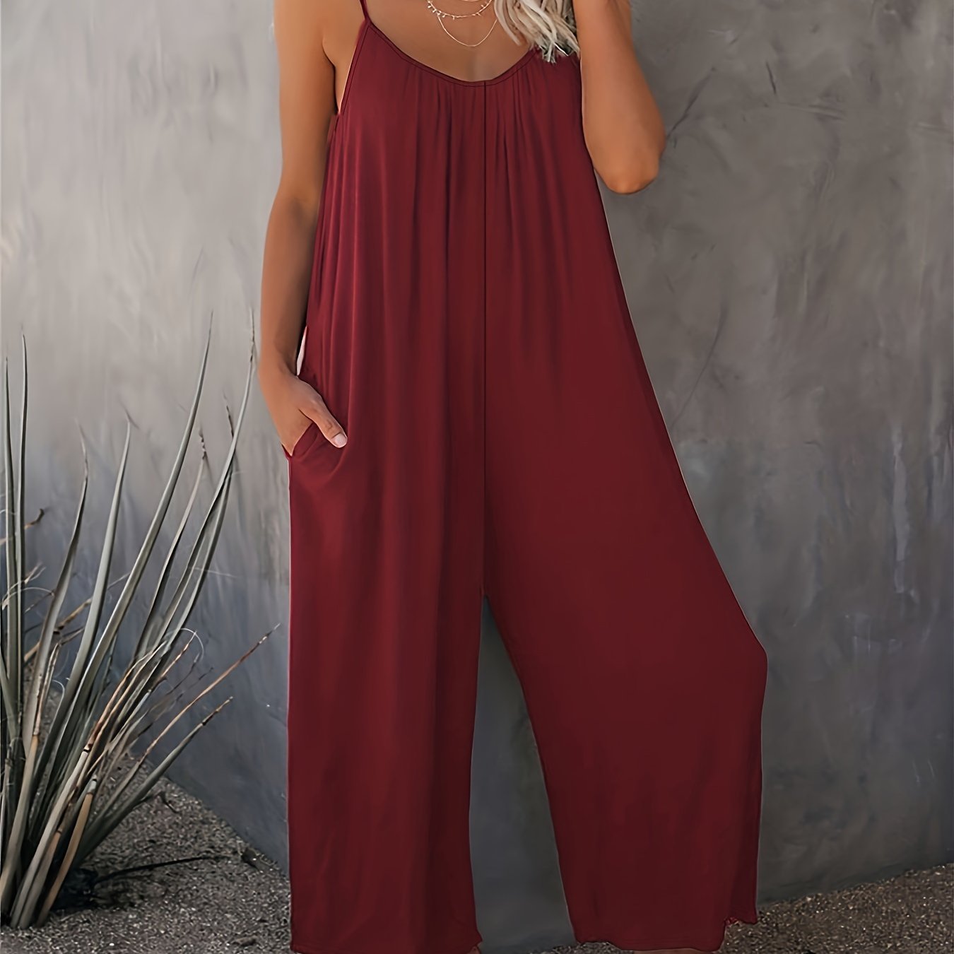 Mono holgado casual para mujer estilo verano con tirantes finos y bolsillos – Look chic y cómodo para vacaciones o ciudad