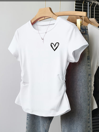 Dame T-shirt med tætsiddende pasform, hjerteprint, afslappet og trendy stil
