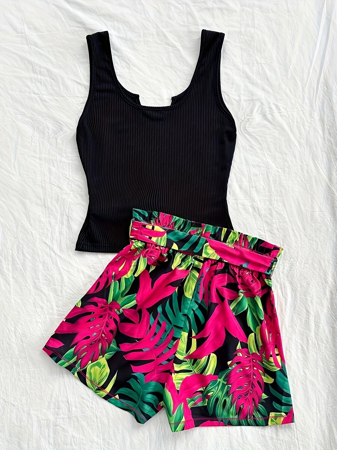 Ensemble coordonné pour femme, style tropical, top ajusté et short taille haute, idéal vacances et été