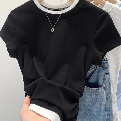 T-shirt décontracté femme style superposé tendance pour un look urbain chic