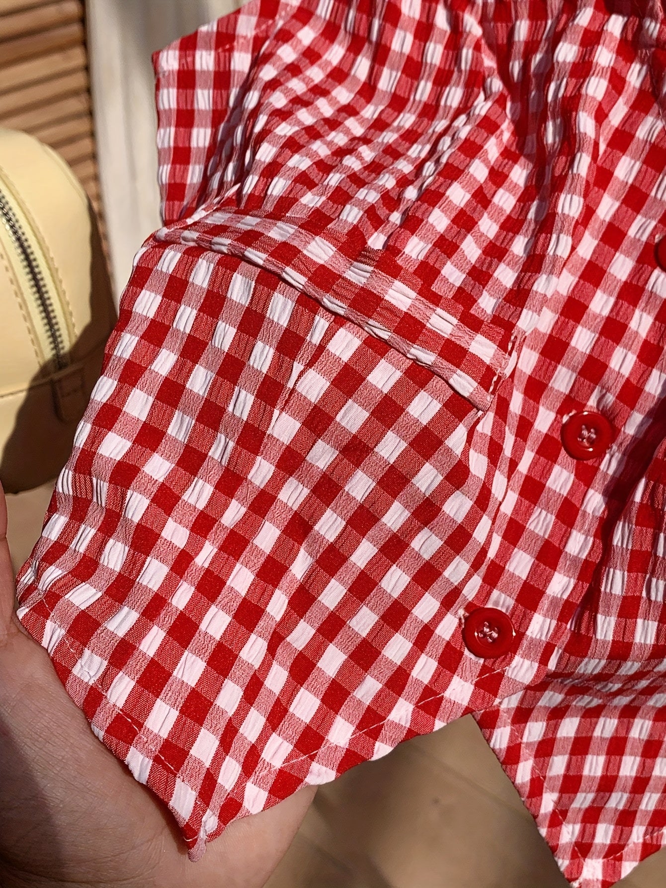 Gilet court à carreaux style élégant pour femme – Idéal printemps/été, sans manches, coupe ajustée