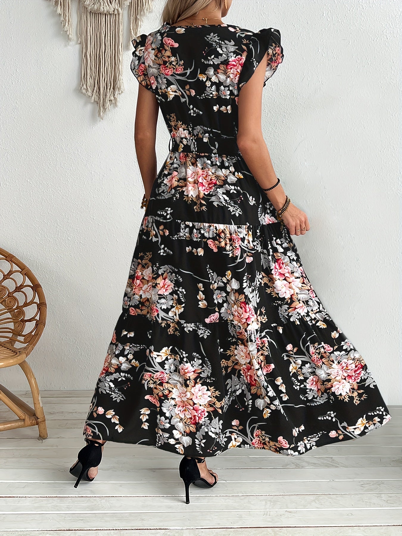 Langes Wickelkleid mit Blumenmuster im Urlaubsstil für Damen  