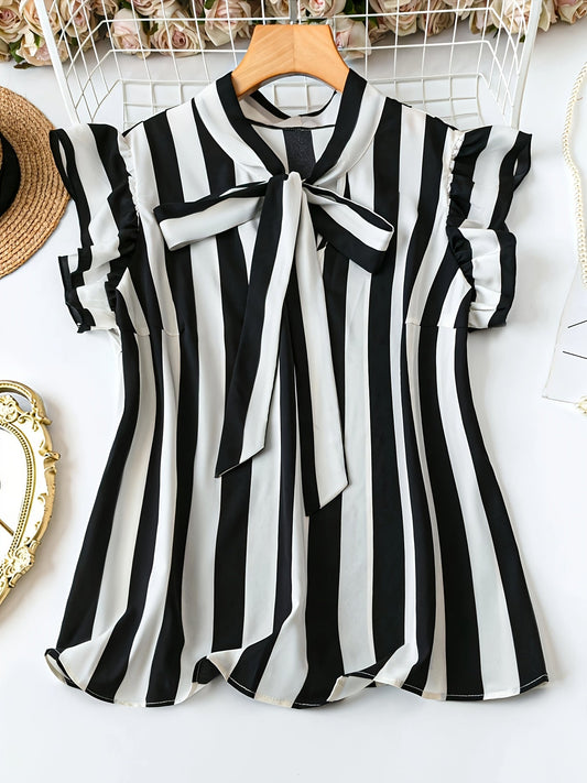 Elegant randig blus för kvinnor med lavallièrekrage och volangärmar - Chic stil för kontoret eller utflykter