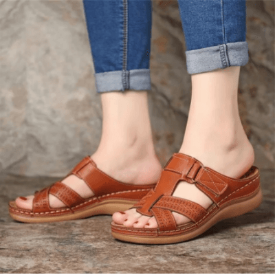 Sandales à enfiler confort compensées pour femmes – Style chic et usage quotidien