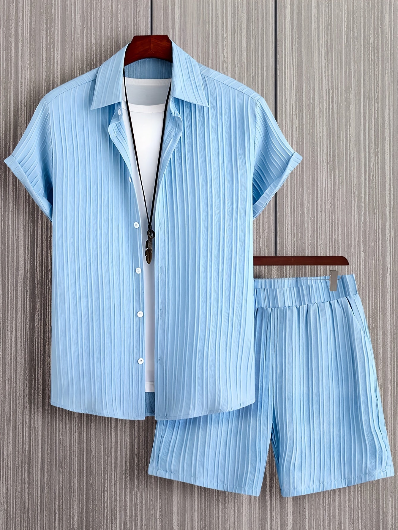 Lässiges Sommeroutfit für Herren, Kurzarmhemd und Shorts, urbaner Stil, ideal für den Sommer