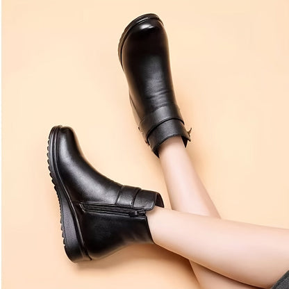 Bottes courtes femme noires doublées fausse fourrure avec boucle