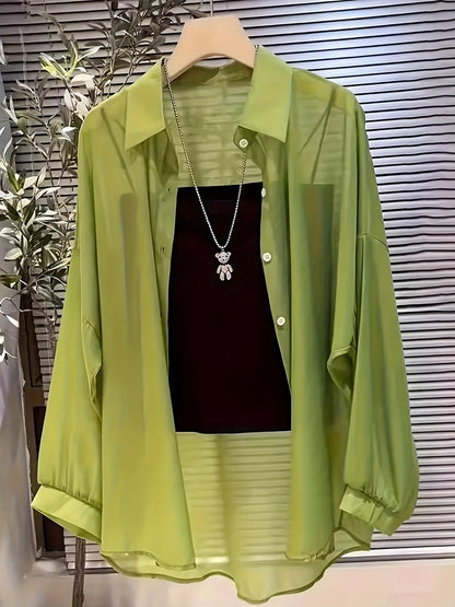 Løs transparent skjorte med undertrøje – Kvinde – Moderne stil til elegante lag-på-lag looks