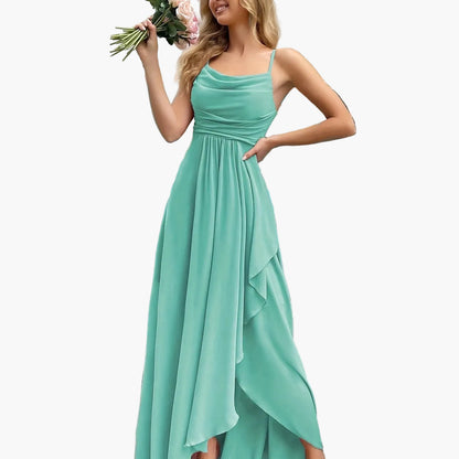 Robe de soirée élégante femme longue style fluide pour événements et cérémonies