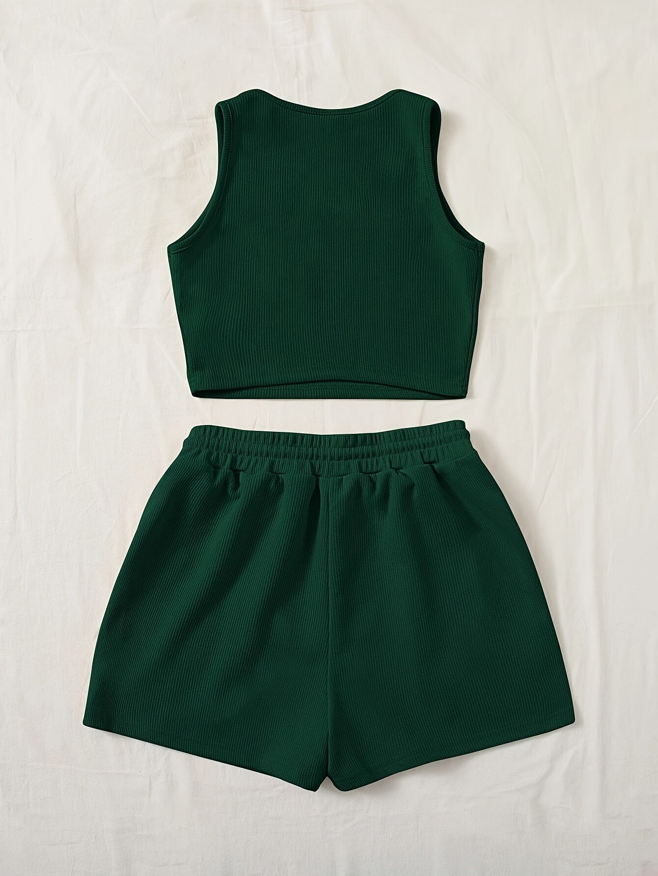 Women's Casual Set – Sleeveless Crop Top and High-Waisted Shorts for Leisure and Summer