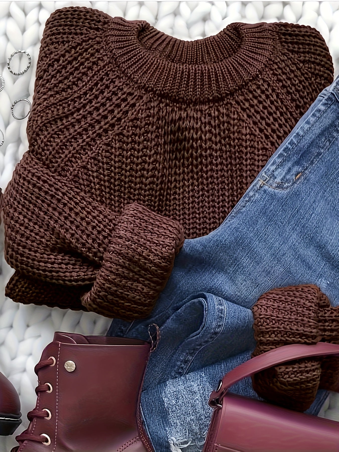 Afslappet damepullover i elegant stil med rund hals til efterår og vinter