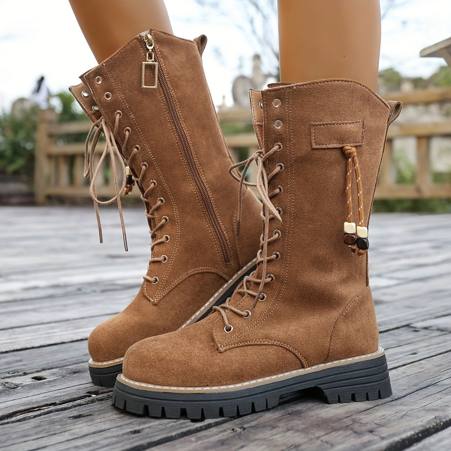 Bottes hautes camel lacées avec fermeture éclair latérale et semelle crantée pour femme