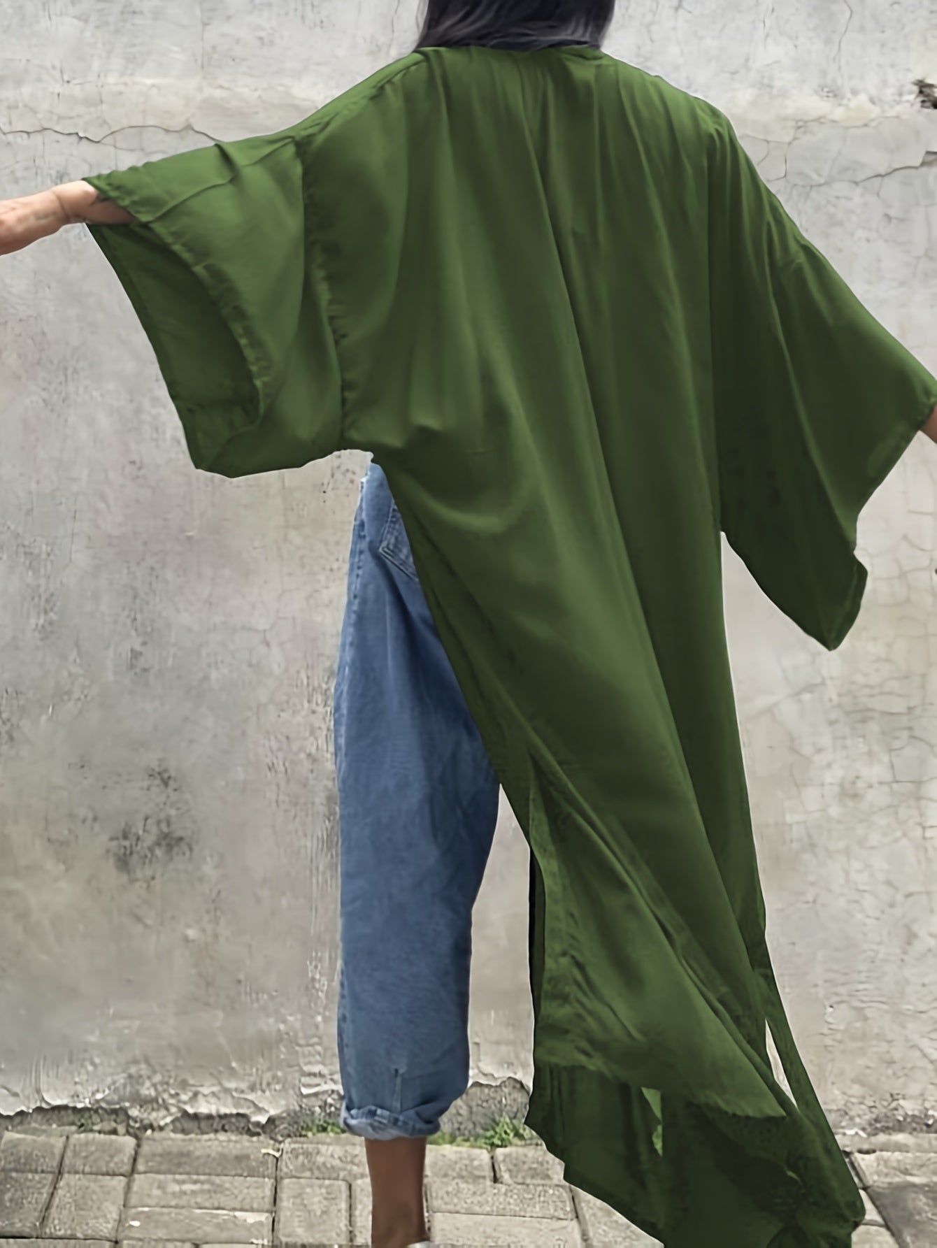 Długie, lekkie kimono plażowe damskie w eleganckim stylu na wakacje