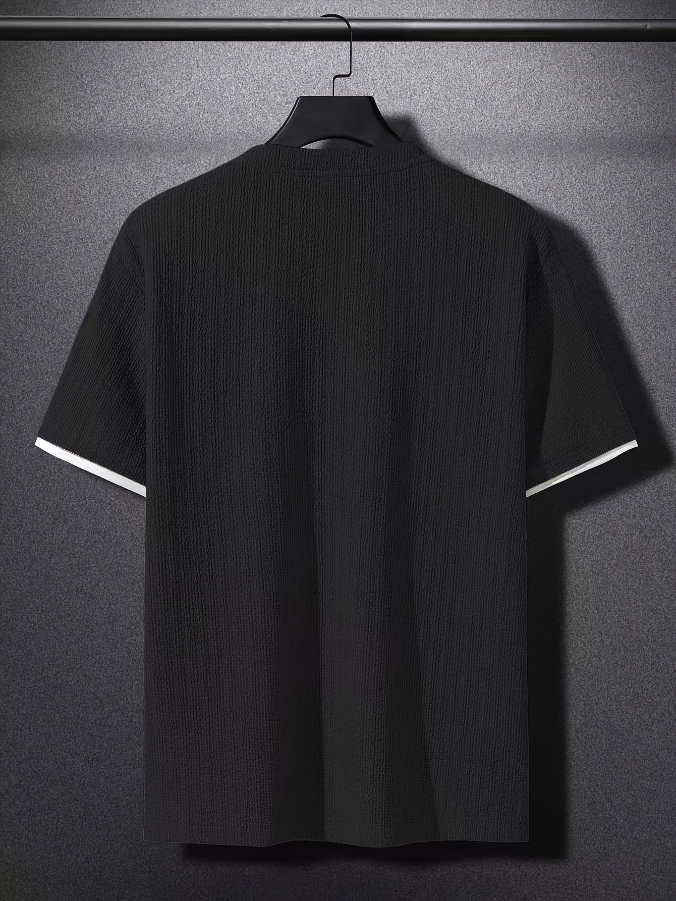 Legeres Herren-T-Shirt mit kurzen Ärmeln, modernem Stil, Rundhalsausschnitt und geprägter Textur