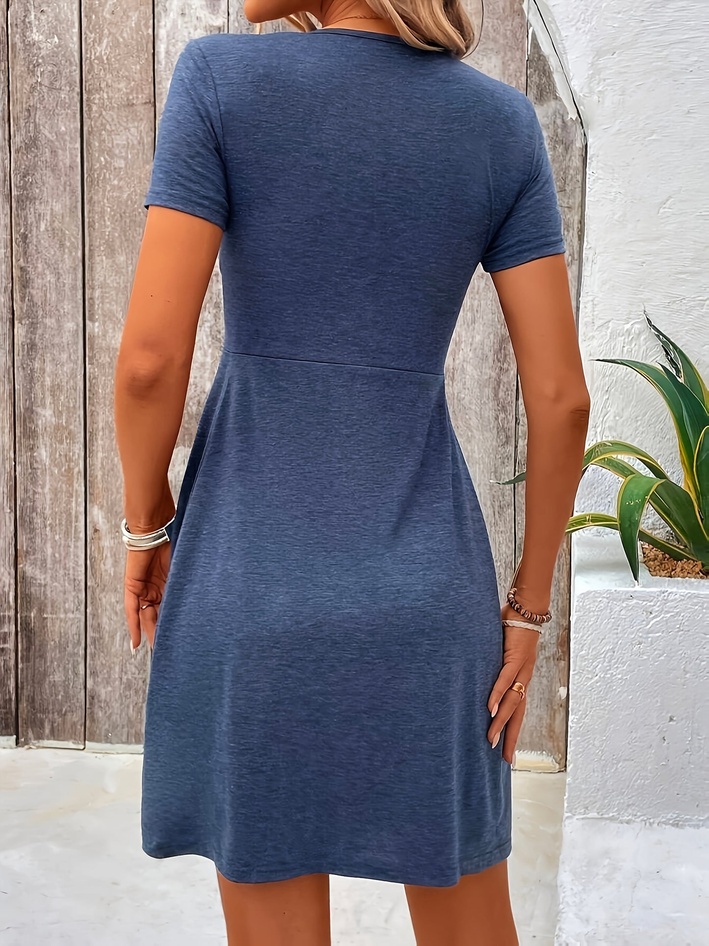 Vestido de verano elegante para mujer con cuello en V, estilo casual y chic, ideal para vacaciones