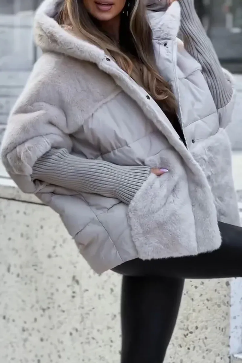 Damen-Winterjacke im urban-chicen Steppstil mit Kapuze, ideal für kalte Tage
